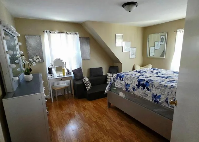 Comfortable & Relaxing Charming 3br Unit Chicago